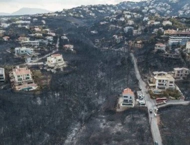 Κινητές μονάδες της ΕΛΑΣ θα υπάρχουν στις περιοχές που επλήγησαν από τις πυρκαγιές